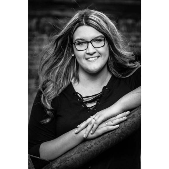 Meet your Posher, Makayla - Picture 1 of 1